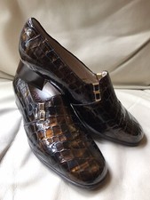 TRUE VINTAGE BROOKE COURT