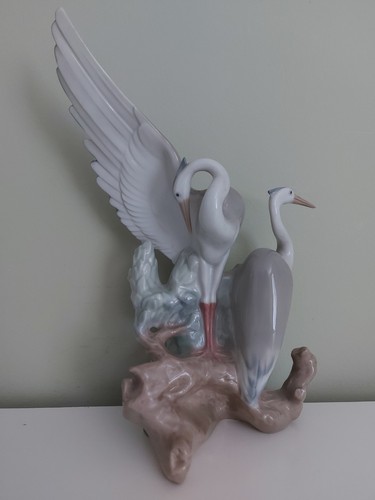 Stunning nao lladro - by,