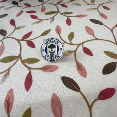 Wigan athletic pin badge - wigan, fc