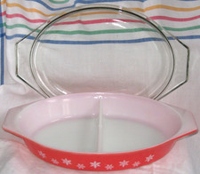 PYREX Snowflake Divided Dish