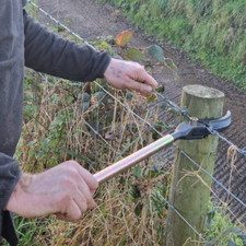 Wire Puller Strainer Bar