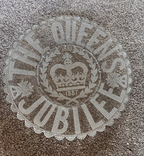 Queen victoria golden - queen,