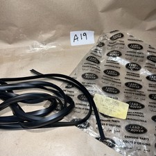 NOS OEland rover Defender Side Window Filler Strip MUC1005 Brand New GENUINE