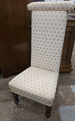 Antique chair prie - 'prie, dieu'
