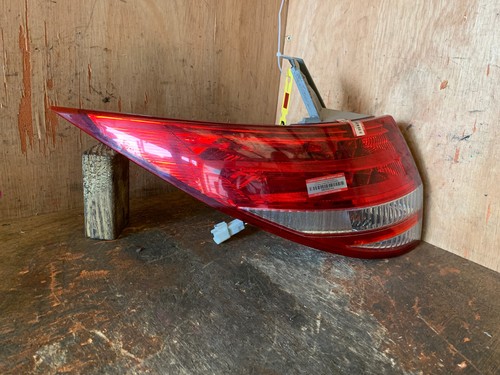 Toyota estima tail - toyota,