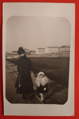 Postcard woman and - woman, girl