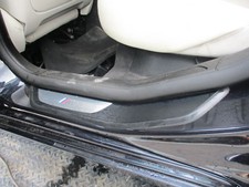 BMW F01 F02 M-SPORT PASSENGER SIDE REAR ENTRACE COVER DOOR STRIP BREAKING 