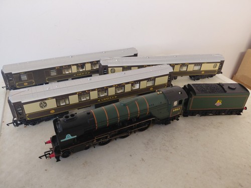Hornby tornado locomotive - hornby,