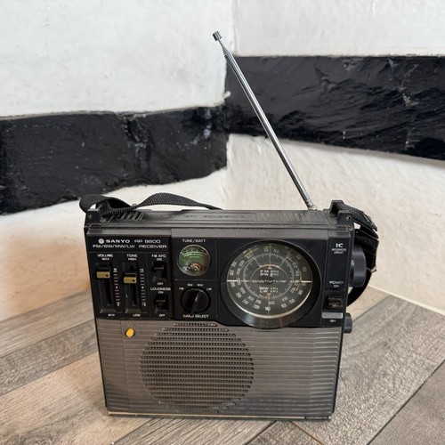 Sanyo 8600 transistor radio - 8600,