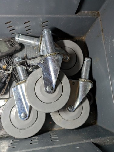 Castors 100mm steel braked - 100mm,