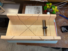 RW1067 Wooden mitre box with