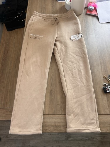 Supply demand beige - &,