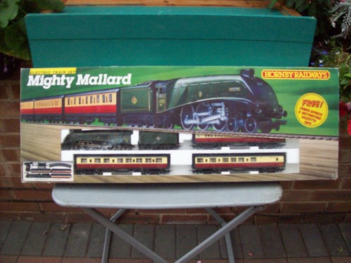 Hornby train set mighty - hornby,