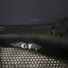 GT Wing Logo Seat black Old