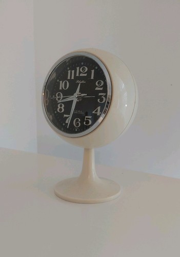 Space age rhythm clock - age,
