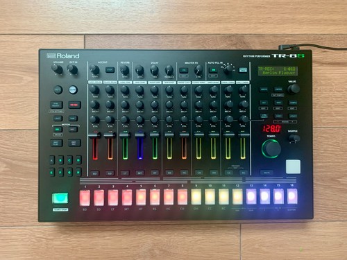 Roland tr8s drum machine - drum, with