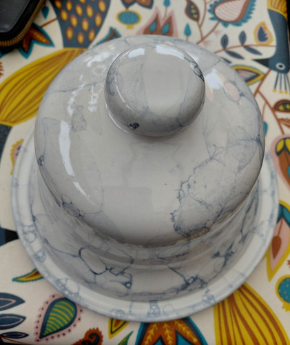 Large ceramic cheese dome - large,