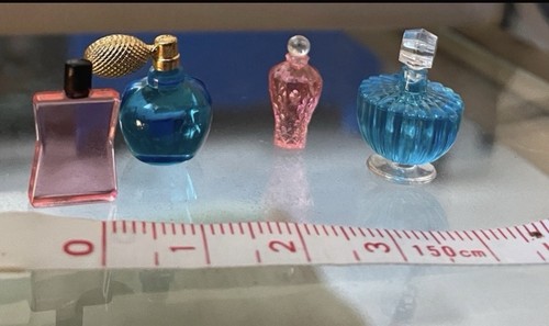 Perfume bottles - x, 4