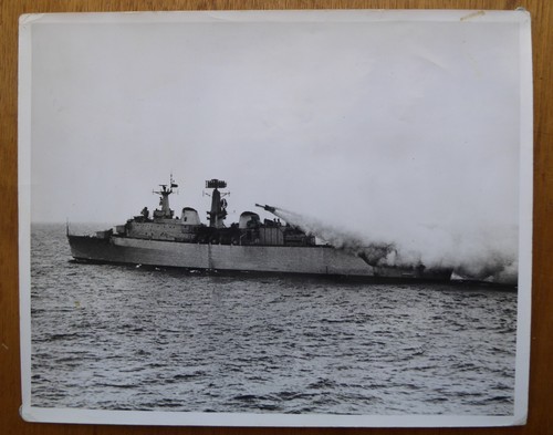 Hms devonshire fires seaslug - hms,