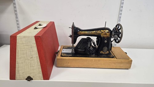 Vintage 1920 singer - 1920, sphinx