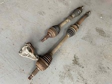 Set of driveshafts for Renault Twingo Mk2 RS133 1.6 16v inc half shaft & bracket