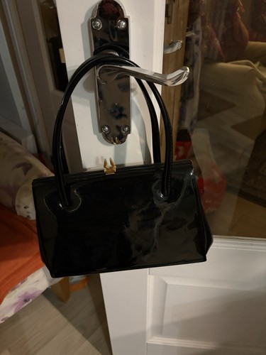 Black patent 50s style handbag - patent,
