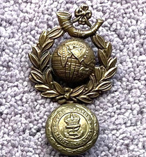 Royal Marine Light Infantry : Cap Badge with lugs & Firmin Button