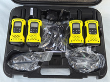 Motorola TLKR T80 Extreme Quad Pack 4 Walkie Talkies Charger Case Parts Missing