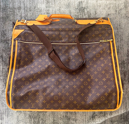 Louis vuitton monogram canvas - louis,