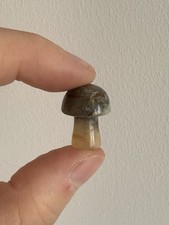 Mini crystal mushroom hand - mini,