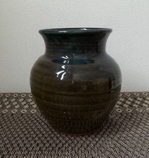 Vtg studio pottery vase/drip
