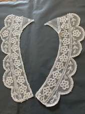 2 pairs pairs lace collars 21