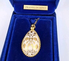 VINTAGE FRANKLIN MINT PENDANT AND CHAIN STERLING SILVER BOXED