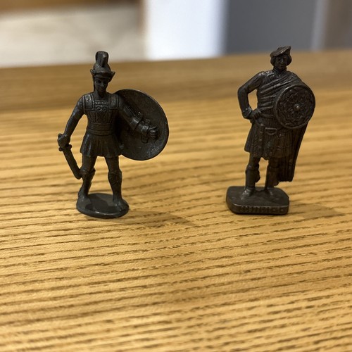 Kinder metal figures vintage - figures,