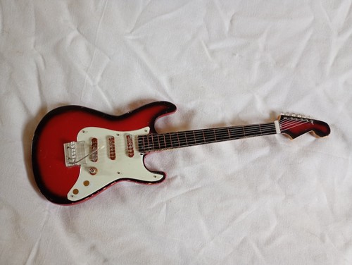 Vintage miniature guitar - miniature, model