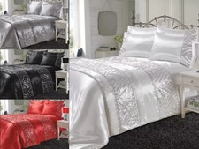 Elegant Shimmer Silk Duvet