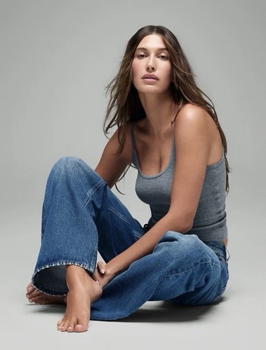 Hailey bieber gap - bieber,