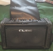* Roland Cube street amplifier w. CarryBag Weather Resist. cable or battery 6AA