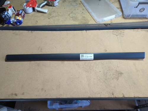 Volvo s40 door moulding - volvo,