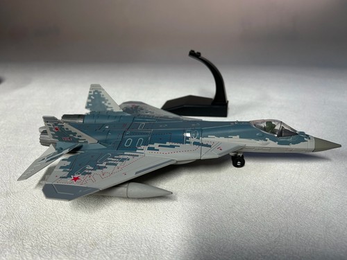 Scale 57s fighter jet - 1:72,