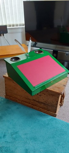 Vintage writing slope clerks - /,