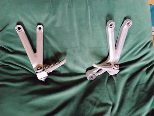 Yamaha pillion pegs - pillion,