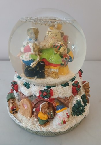 Vintage christmas snow globe - christmas,
