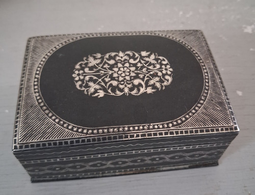 Beautiful vintage metal and - beautiful,