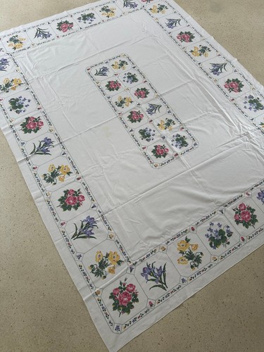 White rectangular tablecloth - rectangular,