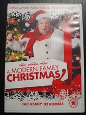 Modern family christmas - a,