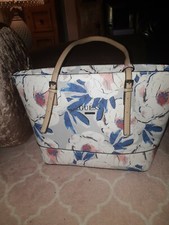 GORGEOUS GUESS HANDBAG FLORAL