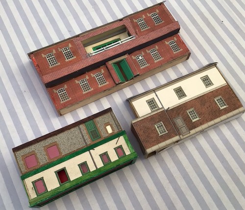 Model buildings for - oo/,