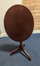 Vintage Oval Tilt Top Tripod