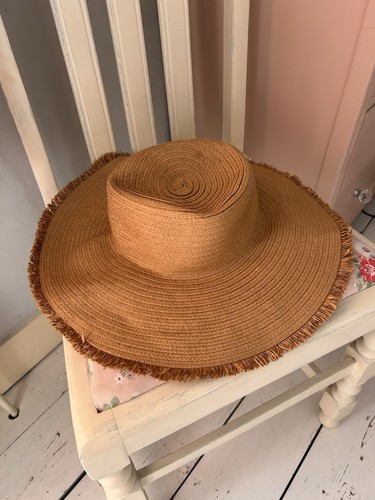 Ladies straw hat used - straw,